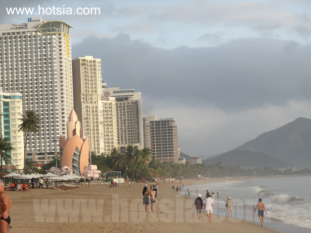 เที่ยวเวียดนามด้วยตัวเอง จังหวัดแทงหวา แนะนำโรงแรมในญาจาง (Nha Trang hotels)